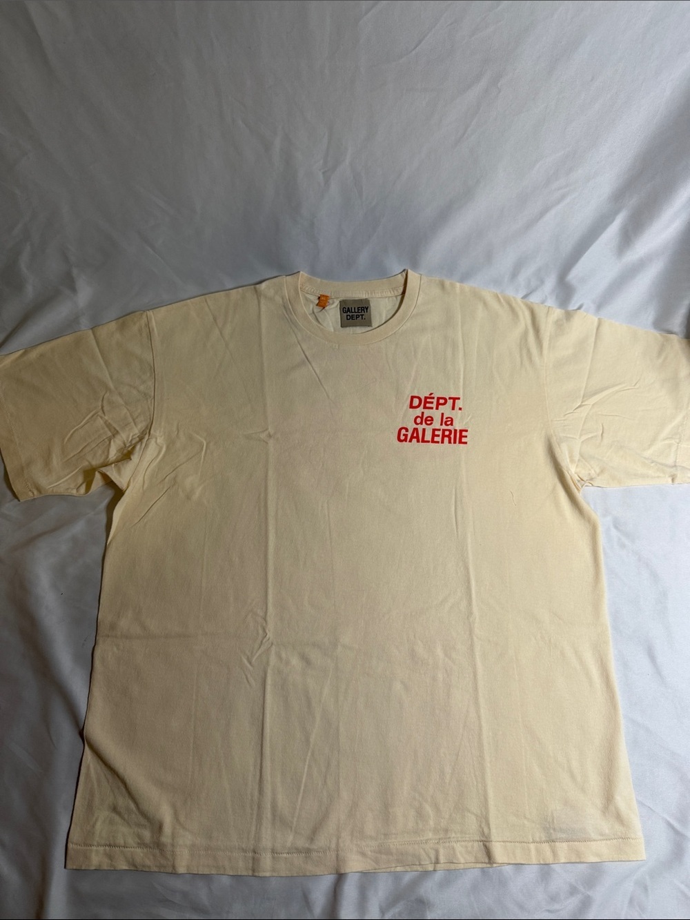 Gallery Dept Cream Short-Sleeve Tee with Red 'DÉPT. de la GALERIE' Chest Print